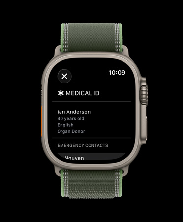 Apple Watch Ultra 3, натурален цвят, корпус от титан, медицински ID екран, каишка Trail Loop в зелен/неонов цвят