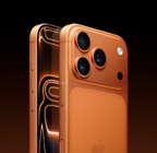 iPhone 17 Pro, kosmiski oranža apdare, aizmugures skats no leņķa, augšpusē pacēlumā Pro Fusion kameru sistēma, Camera Control virsma, sānskats, pilnekrāna dizains, Action un skaļuma pogas